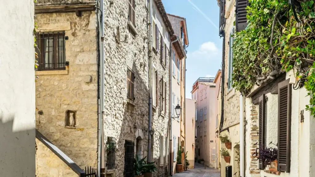 Maloba moko ya ndenge ya kosalisa ba advertisers na RDC ndenge ya kozwa créateurs Etsy ya Austria mpo na kolabola na vlogs na événement réel, na conseils pratiques, outils, mpe risques.