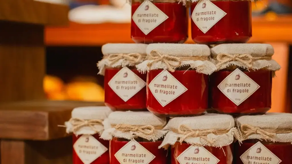 Maloba ya ndenge nini ozwa ba-creator Takatak ya Singapore mpo kosalela traffic na app na yo ya fitness, mibeko ya outreach, risks, mpe tips pratiques.