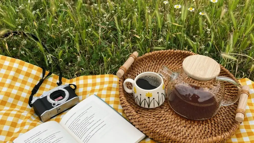 Maloba ya ndenge okoki kozwa contact na brands ya Armenia na LinkedIn mpo na kolobela lookbooks ya mode, lisungi ya pratique mpe ma tips local.