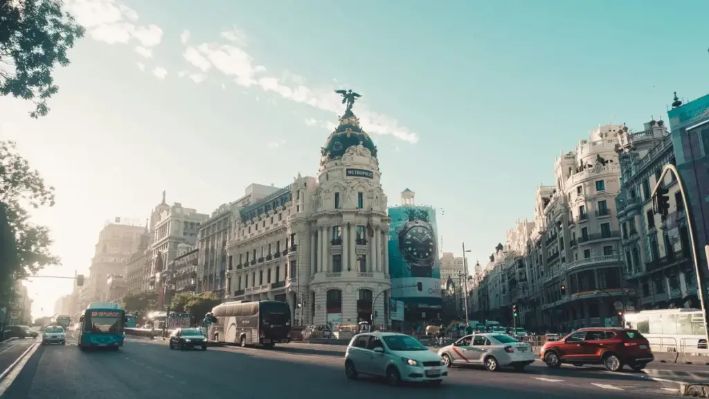 Makambu ya solo mpo na ndenge ya kotomba brands ya Myanmar na OnlyFans, ndenge ya kobongisa follow-up content mpo na fans na RDC.